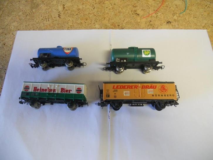 Vier wagons - 3 x Jouef en 1 x Lima, Hobby en Vrije tijd, Modeltreinen | H0, Gebruikt, Wagon, Gelijkstroom, Jouef, Ophalen of Verzenden
