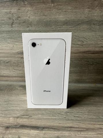 Iphone doosje (leeg) beschikbaar voor biedingen