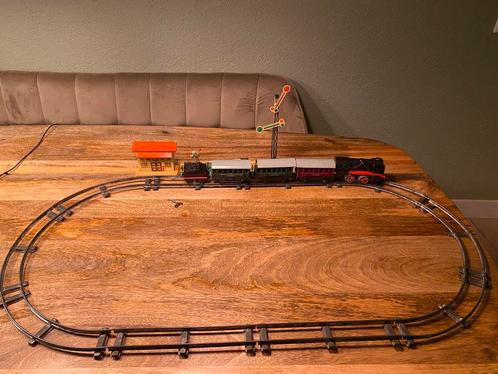 Antieke treinstel met rails en station, Antiek en Kunst, Antiek | Speelgoed, Ophalen of Verzenden