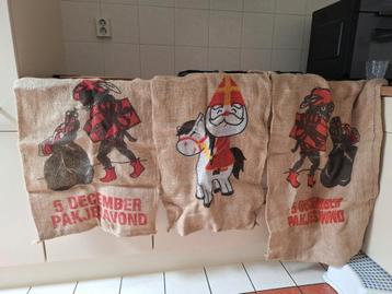 3 juten zakken voor Sinterklaas/ 5 December beschikbaar voor biedingen