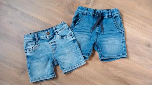 Twee korte broeken (jongen) maat 86, Kinderen en Baby's, Babykleding | Maat 86, Zo goed als nieuw, Jongetje, Broekje, Ophalen of Verzenden