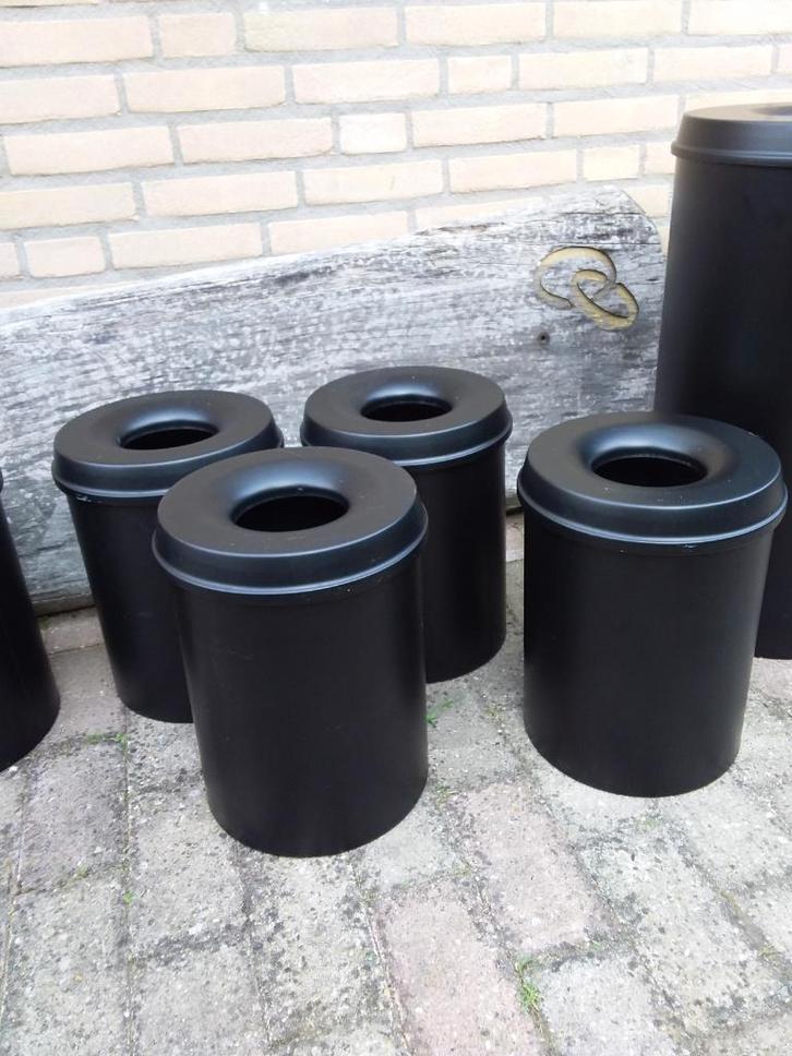 prullenbakken vlam dovend, ZGAN, Huis en Inrichting, Woonaccessoires | Prullenbakken, Zo goed als nieuw, Metaal, Minder dan 50 cm