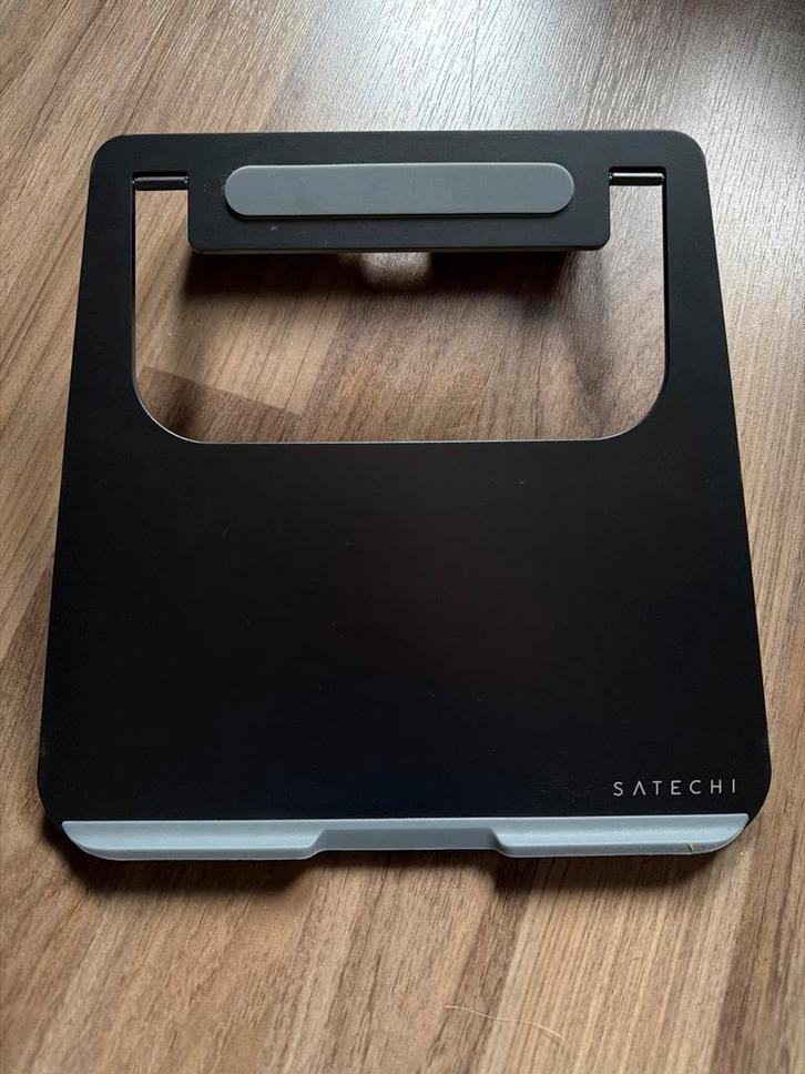 Satechi Inklapbare Laptop Standaard - Spacegrey, Computers en Software, Laptopstandaarden, Nieuw, In hoogte verstelbaar, Ophalen of Verzenden