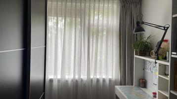 Mooie Inbetween off-white beschikbaar voor biedingen