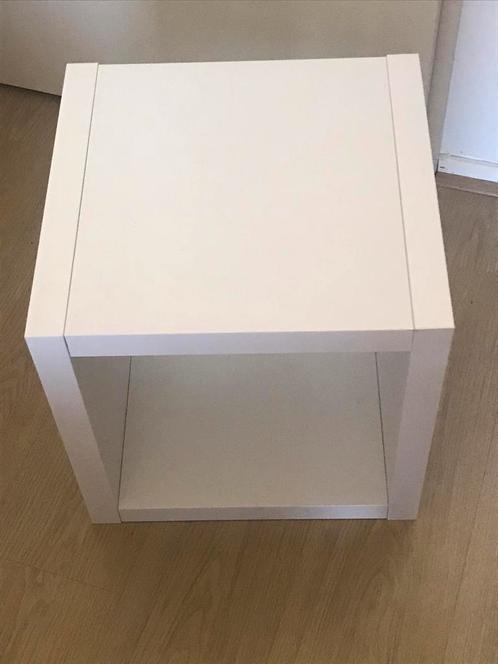 2 stuks stapelbaar kubussen / bijzettafel wit, Huis en Inrichting, Tafels | Bijzettafels, Zo goed als nieuw, Rechthoekig, 45 tot 60 cm