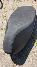 zadel vespa sprint/Primavera, Fietsen en Brommers, Ophalen of Verzenden, Zo goed als nieuw, Zadel, Vespa