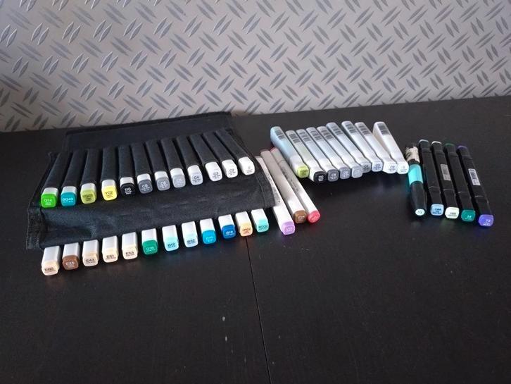 Copic Classic Marker set met etui, Hobby en Vrije tijd, Tekenen, Gebruikt, Potlood of Stift, Ophalen