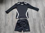 Hummel sportset longsleeve en korte broek zwart maat 140, Gebruikt, Jongen of Meisje, Sport- of Zwemkleding, Ophalen of Verzenden
