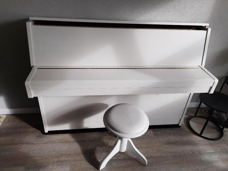 Piano Eterna ER-10 (Yamaha), Muziek en Instrumenten, Piano's, Zo goed als nieuw, Piano, Wit, Ophalen