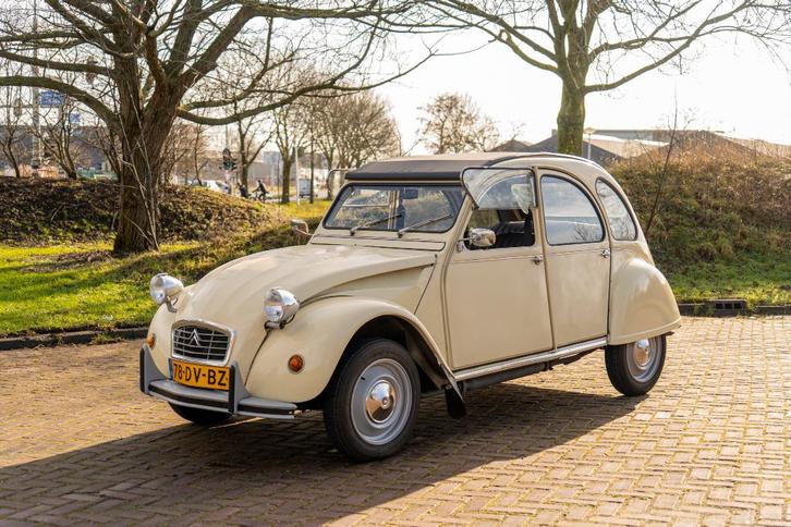 2 CV 6 bouwjaar 1980 26.341km recente APK, Auto's, Oldtimers, Particulier, Citroën, Benzine, Cabriolet, Handgeschakeld, Beige