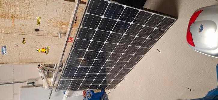 Lg Zonnepanelen (7 st) incl omvormer en frame, Doe-het-zelf en Verbouw, Zonnepanelen en Toebehoren, Zo goed als nieuw, Compleet systeem