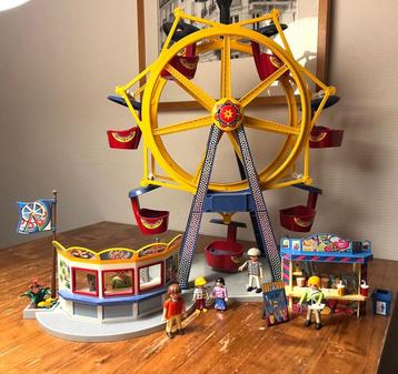 Playmobil reuzenrad met ticket- en snoepkraam beschikbaar voor biedingen