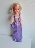 Paarse outfit met emmer voor barbie sindy fleur excl pop, Ophalen of Verzenden, Gebruikt, Kleertjes