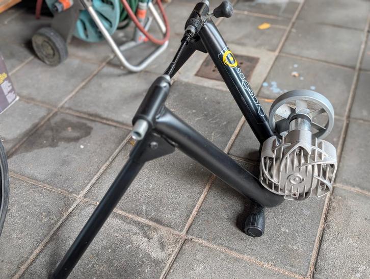 CycleOpsFluid2 +Saris Thru Axle Kit +Riserblock+ Trainerband, Sport en Fitness, Wielrennen, Zo goed als nieuw, Overige typen, Ophalen of Verzenden