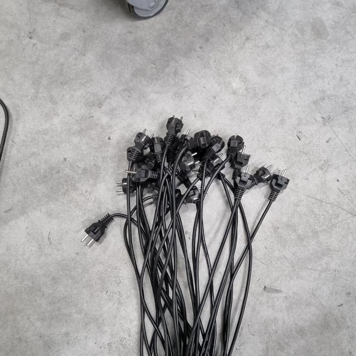 75 AANSLUIT SNOEREN SOEPEL MET SCHUKO GEAARDE STEKKER, Hobby en Vrije tijd, Elektronica-componenten, Nieuw, Ophalen of Verzenden