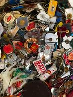 Heel veel pins / speldjes gratis, Verzamelen, Speldjes, Pins en Buttons, Ophalen of Verzenden, Gebruikt, Overige onderwerpen