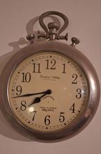 Mooie zilveren wandklok, Huis en Inrichting, Woonaccessoires | Klokken, Ophalen of Verzenden, Zo goed als nieuw, Wandklok