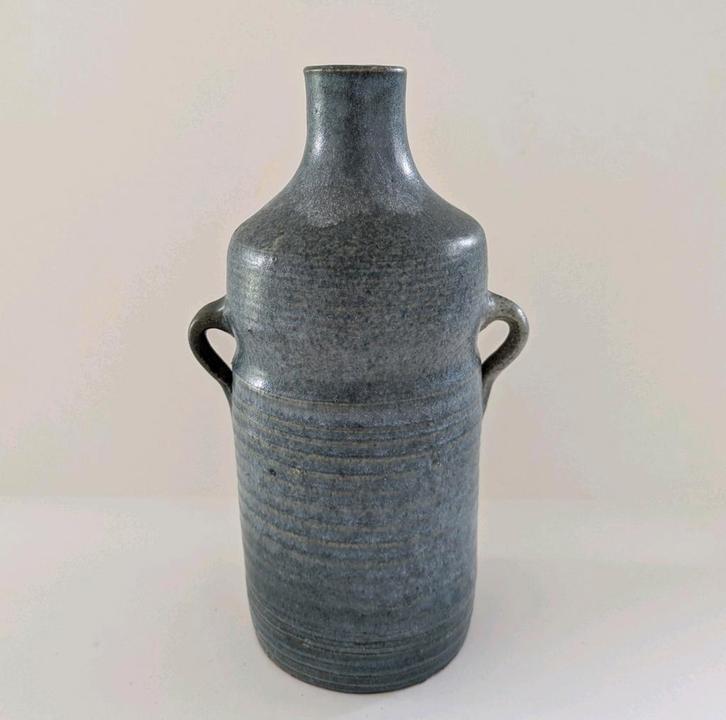 Kruik vaas - Blauw keramiek - 18 cm hoog, Huis en Inrichting, Woonaccessoires | Vazen, Zo goed als nieuw, Blauw, Minder dan 50 cm