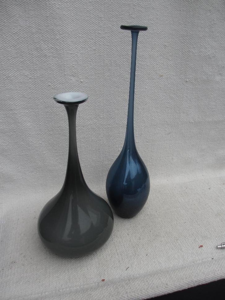 Scandinavische Longneck vaas / Kosta Boda ?, Antiek en Kunst, Antiek | Glas en Kristal, Ophalen of Verzenden