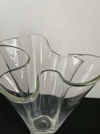 Zakdoek Vaas - Mooi Design!, Wit, Ophalen of Verzenden, Minder dan 50 cm, Glas