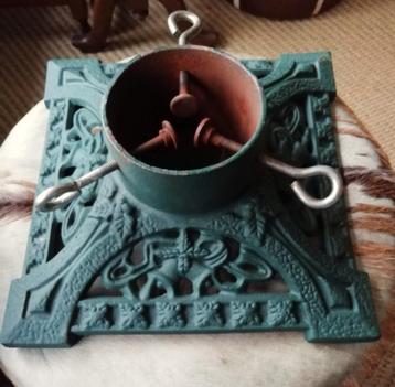 Zware gietijzer kerstboom standaard groen beschikbaar voor biedingen