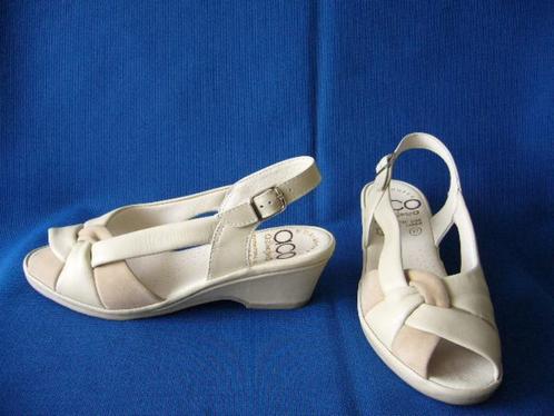 ACO comfort schoenen maat 37 splinternieuw, Kleding | Dames, Schoenen, Nieuw, Sandalen of Muiltjes, Beige, Ophalen of Verzenden