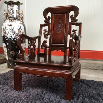 Zware authentieke Chinese stoel Chinees meubel, vazen. beschikbaar voor biedingen