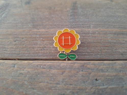 1 leuke pin van zonnebloem te koop, Verzamelen, Speldjes, Pins en Buttons, Nieuw, Speldje of Pin, Overige onderwerpen, Ophalen of Verzenden
