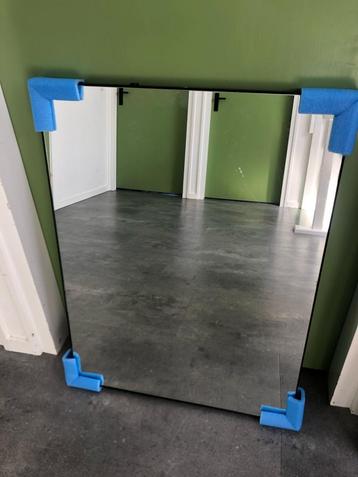 Badkamer spiegel zwarte rand beschikbaar voor biedingen