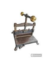 Antieke boekbinders snij- en persmachine – gietijzer met mes, Antiek en Kunst, Ophalen