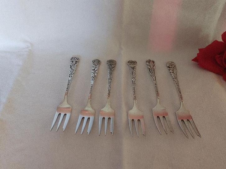 SOLA 90 | set van 6 taartvorkjes met bloemen, Antiek en Kunst, Antiek | Bestek, Verzenden
