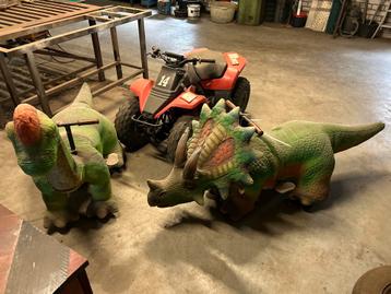 2 Dinosaurus Loopdieren Pretpark beschikbaar voor biedingen