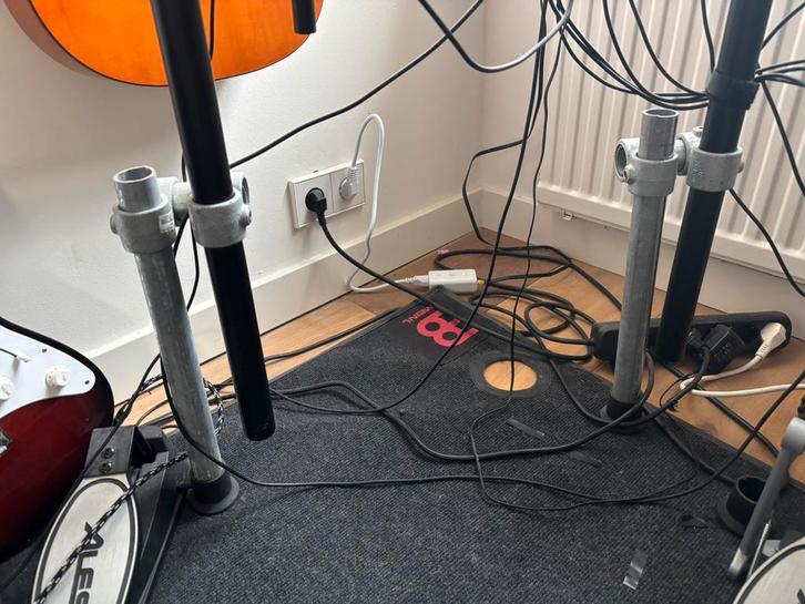 Electrisch drumstel + antislip mat + bladmuziek houder, Muziek en Instrumenten, Drumstellen en Slagwerk, Gebruikt, Overige merken