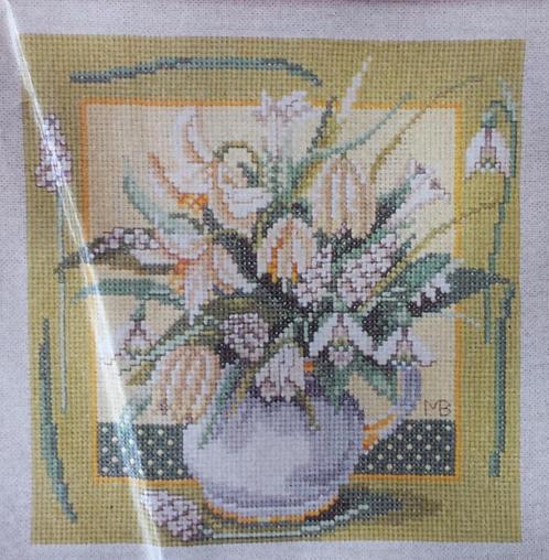 Lenteklokjes Patroon - Marjolein Bastin - Libelle, Hobby en Vrije tijd, Borduren en Borduurmachines, Gebruikt, Patroon, Handborduren