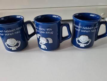 Set van 3 blauwe mokken met tekeningen en tekst - Blueband  beschikbaar voor biedingen