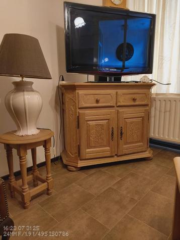 Tv meubel eikenhout beschikbaar voor biedingen