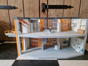 Playmobile ziekenhuis beschikbaar voor biedingen
