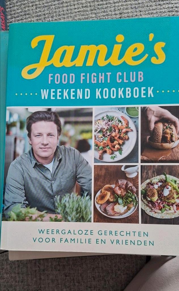 Jamie Oliver - Jamie's Food Fight Club weekend kookboek, Boeken, Kookboeken, Zo goed als nieuw, Ophalen of Verzenden