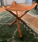 Vintage leren driepoot krukje Whoppah - Brasil Pernambuco, Huis en Inrichting, Stoelen, Ophalen of Verzenden, Zo goed als nieuw