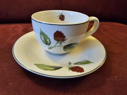 # van Cleef kop en schotels. We hebben er 8 van, Huis en Inrichting, Keuken | Servies, Zo goed als nieuw, Kop(pen) en/of Schotel(s)
