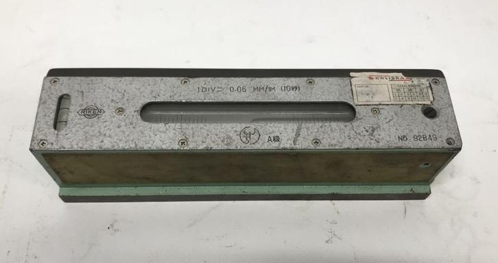 Machinewaterpas, Riken, 1DIV = 0.05 mm/1m, V-groef, Doe-het-zelf en Verbouw, Meetapparatuur, Gebruikt, Overige meters, Ophalen of Verzenden