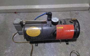 Compressor en treinhoorn zonder klep of aansluit matriaal beschikbaar voor biedingen