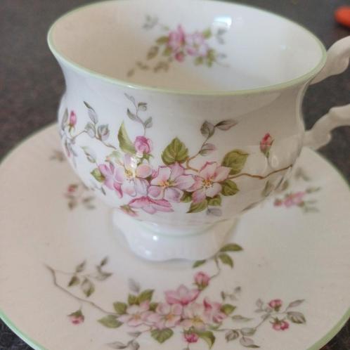 Elizabethan Kop en Schotel Set - Handgeschilderd, Antiek en Kunst, Antiek | Servies los, Ophalen