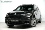 BMW X1 sDrive18i Sport Line Automaat 140 PK Facelift |Pano-d, Gebruikt, Met garantie (alle), Zwart, Leder