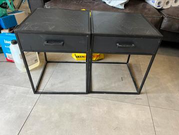 2 nachtkastjes