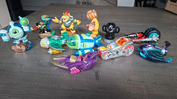 Skylanders superchargers 11 figuren, Spelcomputers en Games, Games | Nintendo Wii, 1 speler, Vanaf 3 jaar, Ophalen of Verzenden