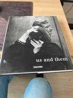 Helmut Newton - Us and Them Fotoboek, Boeken, Ophalen of Verzenden, Zo goed als nieuw, Fotografen