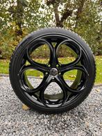 19 inch Alfa Romeo Giulia Winterbanden Hankook, Auto-onderdelen, Banden en Velgen, Banden en Velgen, Winterbanden, 225 mm, Ophalen