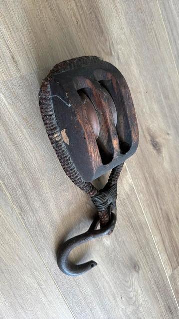 Brocante houten blok / katrol beschikbaar voor biedingen