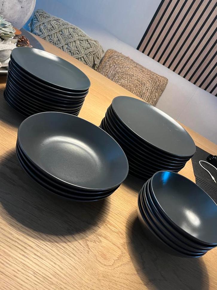 Ikea servies donkergrijs kerst, Huis en Inrichting, Keuken | Servies, Zo goed als nieuw, Bord(en), Overige stijlen, Ophalen